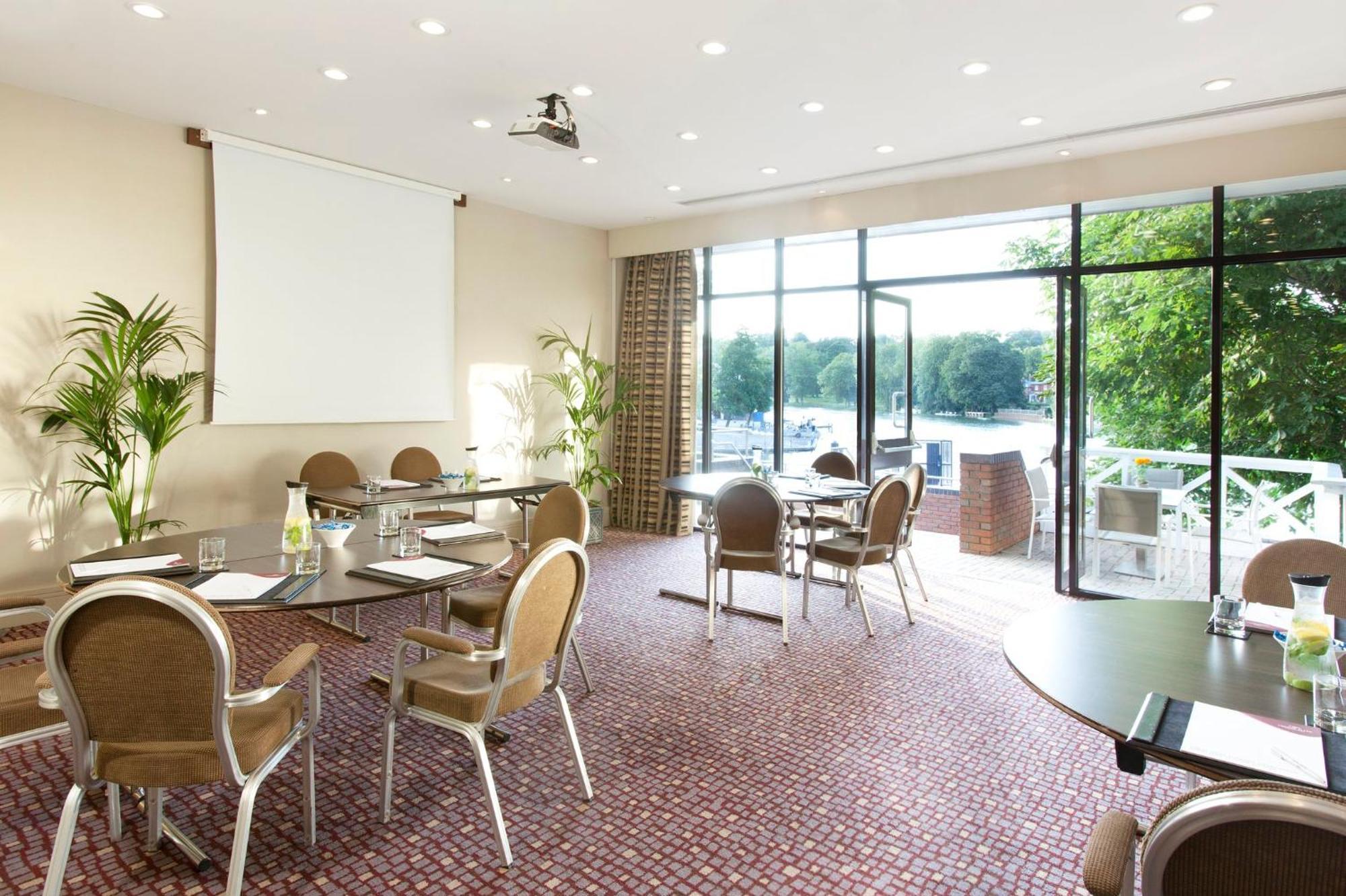מלון Crowne Plaza רדינג מראה חיצוני תמונה